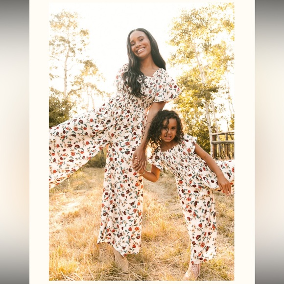 Sweet Caroline Jumpsuit with Pockets - Picture 4 of 6